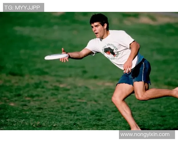 广州飞盘队与武汉飞盘队赛后复盘分析力量对比与战术探讨 广州飞盘队与武汉飞盘队赛后复盘分析力量对比与战术探讨