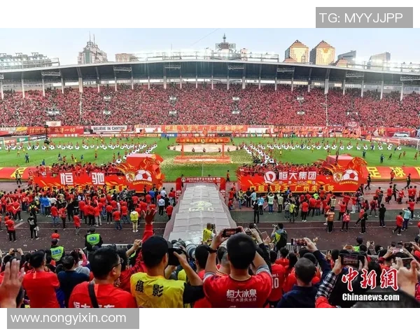 申花与恒大激战19轮巅峰对决球迷期待精彩瞬间再现