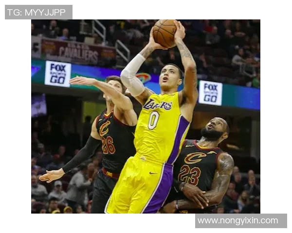 凯尔库兹马的篮球之路:从新秀到明星的蜕变与挑战 凯尔库兹马的篮球之路:从新秀到明星的蜕变与挑战