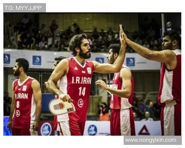 伊朗男篮与突尼斯男篮激战正酣谁能在国际赛场上笑到最后